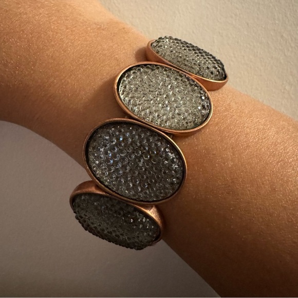 ⚜️3 for $30⚜️ Rose Gold Tone Stretch Bracelet (Vintage, Retro, Acrylic) - Picture 3 of 13